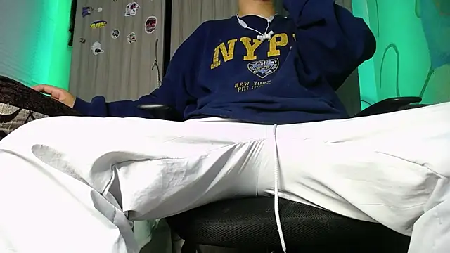 Snapshot of zacwatson_ chatting on January 2025 05:26:02 AM zacwatson online show from January 2025 05:26:02 AM