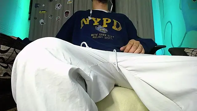 Snapshot of zacwatson_ chatting on January 2025 08:30:02 AM zacwatson online show from January 2025 08:30:02 AM