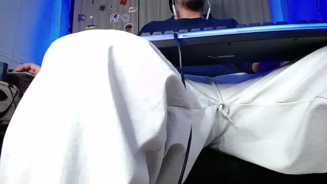 Snapshot of zacwatson_ chatting on January 2025 08:08:01 AM zacwatson online show from January 2025 08:08:01 AM