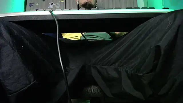 Snapshot of zacwatson_ chatting on February 2025 02:16:01 PM zacwatson online show from February 2025 02:16:01 PM