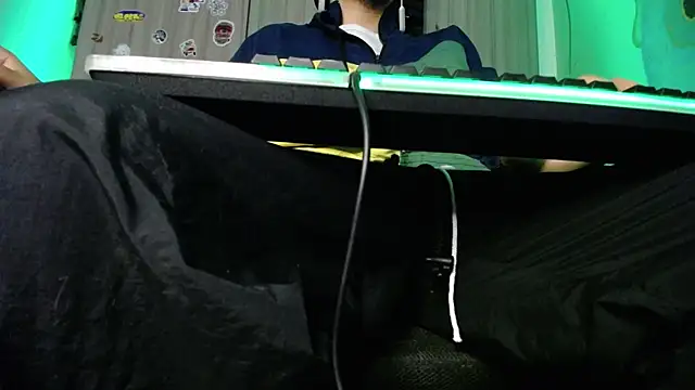 Snapshot of zacwatson_ chatting on February 2025 10:14:01 AM zacwatson online show from February 2025 10:14:01 AM