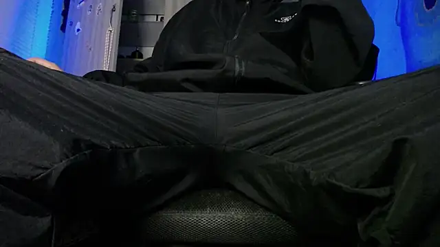 Snapshot of zacwatson_ chatting on February 2025 06:30:02 AM zacwatson online show from February 2025 06:30:02 AM