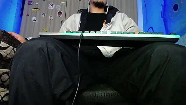 Snapshot of zacwatson_ chatting on February 2025 05:09:01 AM zacwatson online show from February 2025 05:09:01 AM