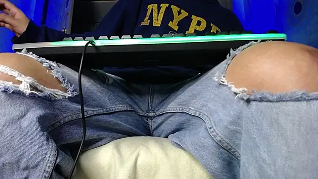 Snapshot of zacwatson_ chatting on February 2025 03:15:01 AM zacwatson online show from February 2025 03:15:01 AM