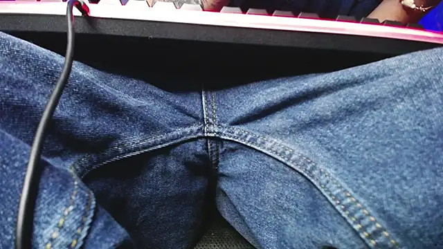 Snapshot of zacwatson_ chatting on September 2025 02:14:01 AM zacwatson online show from September 2025 02:14:01 AM