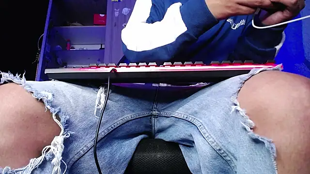 Snapshot of zacwatson_ chatting on October 2025 01:59:01 AM zacwatson online show from October 2025 01:59:01 AM