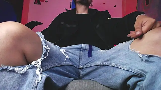 Snapshot of zacwatson_ chatting on October 2025 05:30:02 AM zacwatson online show from October 2025 05:30:02 AM