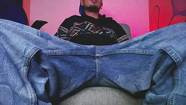 Snapshot of zacwatson_ chatting on October 2025 04:24:01 AM zacwatson online show from October 2025 04:24:01 AM