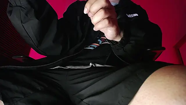 Snapshot of zacwatson_ chatting on October 2025 03:10:01 AM zacwatson online show from October 2025 03:10:01 AM