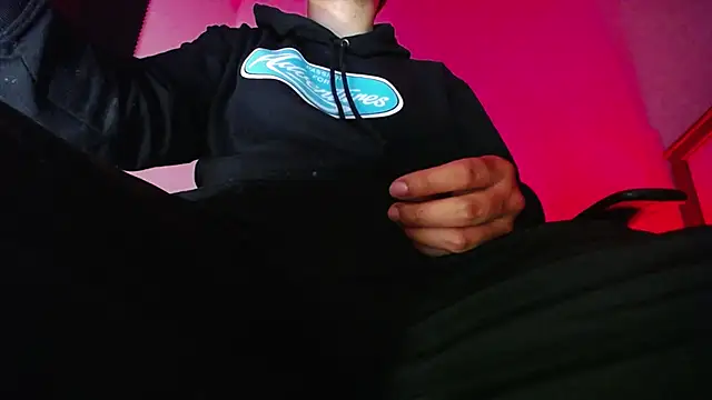 Snapshot of zacwatson_ chatting on November 2025 04:33:02 AM zacwatson online show from November 2025 04:33:02 AM