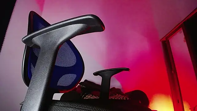 Snapshot of zacwatson_ chatting on November 2025 02:55:02 AM zacwatson online show from November 2025 02:55:02 AM