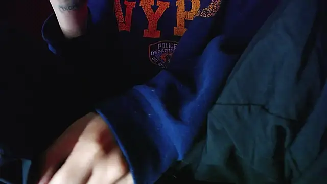 zacwatson  online show from November 2025 07:55:02 AM