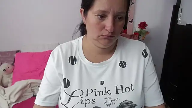 CristialJones  online show from October 2025 12:15:01 PM