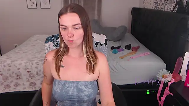 DaisieMaeXO online show from June 2026 11:16:02 PM