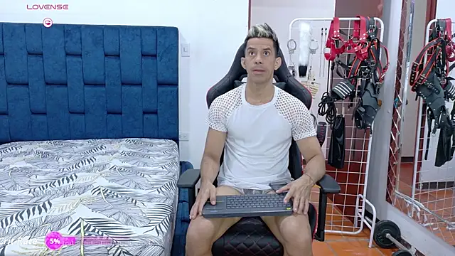 JoseRumbero26 online show from November 2025 12:25:01 PM