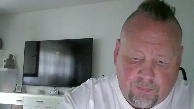 Snapshot of pimmelmann3 chatting on April 2026 05:06:02 PM pimmelmann3 online show from April 2026 05:06:02 PM