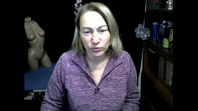 wLESLYMOSw online show from October 2025 08:00:01 AM