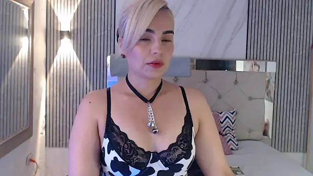 ashley  tylor online show from June 2026 07:45:02 PM