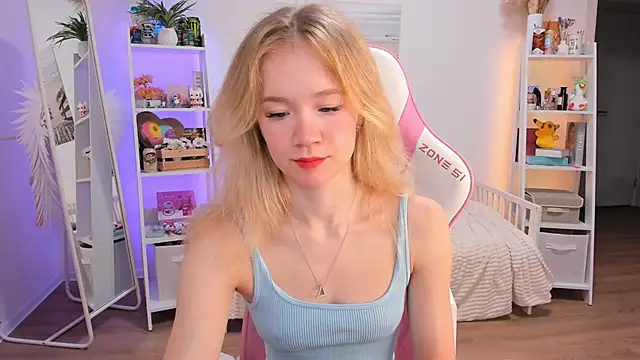 Snapshot of Lily_Young chatting on February 2025 03:19:01 AM Lily Young online show from February 2025 03:19:01 AM