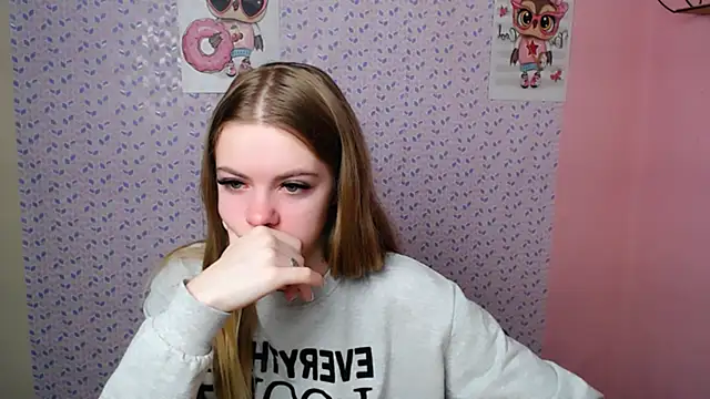 Snapshot of AliceFlirtt_ chatting on January 2025 07:42:01 AM AliceFlirtt online show from January 2025 07:42:01 AM