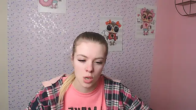 Snapshot of AliceFlirtt_ chatting on February 2025 01:16:02 PM AliceFlirtt online show from February 2025 01:16:02 PM