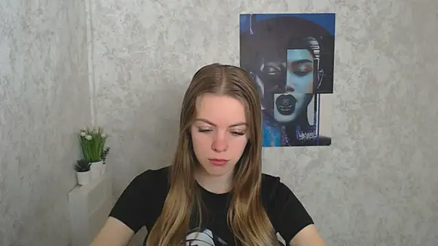 Snapshot of AliceFlirtt_ chatting on September 2025 08:17:01 AM AliceFlirtt online show from September 2025 08:17:01 AM