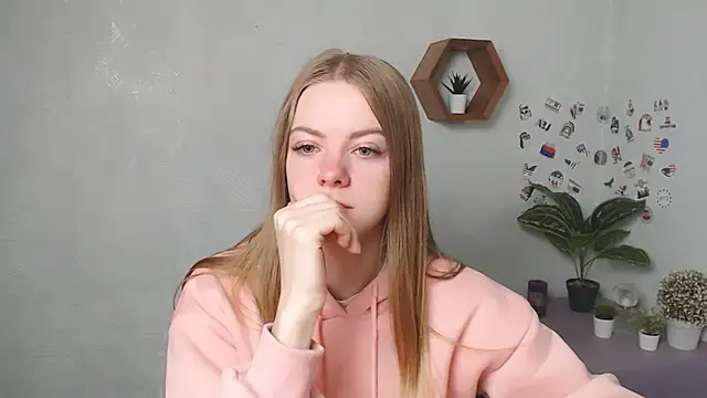 Snapshot of AliceFlirtt_ chatting on September 2025 07:12:01 AM AliceFlirtt online show from September 2025 07:12:01 AM