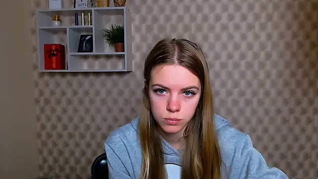 Snapshot of AliceFlirtt_ chatting on October 2025 08:29:02 AM AliceFlirtt online show from October 2025 08:29:02 AM