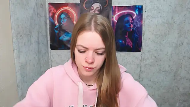 Snapshot of AliceFlirtt_ chatting on November 2025 09:19:02 AM AliceFlirtt online show from November 2025 09:19:02 AM