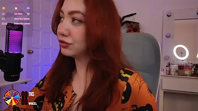 Snapshot of LilyVelvett chatting on October 2025 04:08:02 AM LilyVelvett online show from October 2025 04:08:02 AM