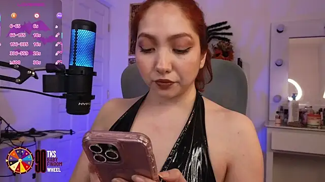 Snapshot of LilyVelvett chatting on October 2025 04:42:01 AM LilyVelvett online show from October 2025 04:42:01 AM