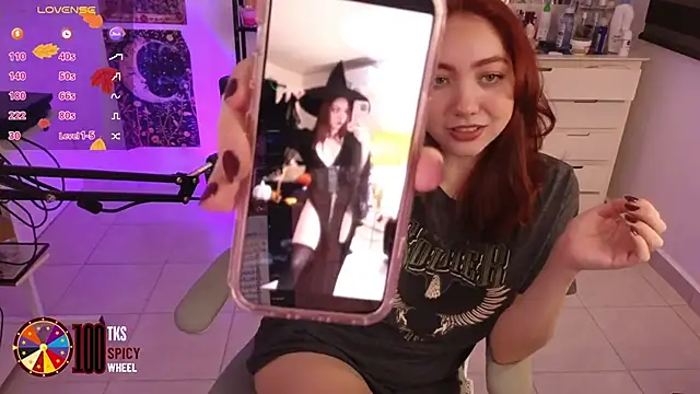 Snapshot of LilyVelvett chatting on November 2025 03:18:02 AM LilyVelvett online show from November 2025 03:18:02 AM