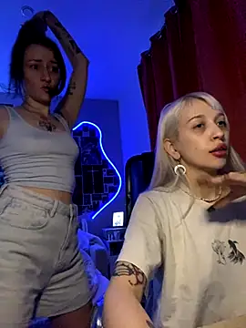 Dooubletroublee online show from October 2025 03:10:02 PM