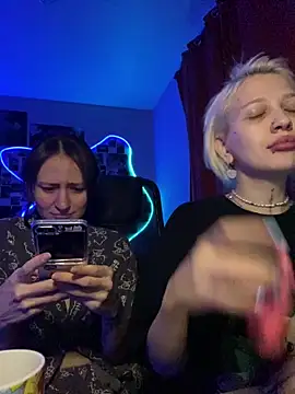 Dooubletroublee online show from December 2025 01:21:02 AM