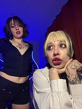 Snapshot of Dooubletroublee chatting on February 2026 03:25:01 AM Dooubletroublee online show from February 2026 03:25:01 AM