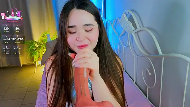 Snapshot of KateBleare chatting on October 2025 03:33:01 PM KateBleare online show from October 2025 03:33:01 PM