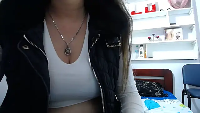 Luna girlhot  online show from February 2026 06:28:02 PM