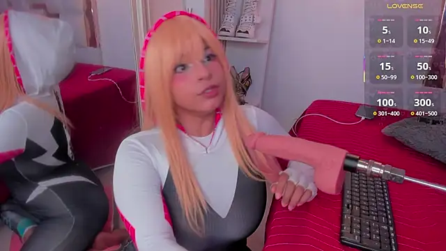 PittAndLunaa online show from October 2025 12:52:02 PM