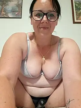 fekete demon online show from May 2026 12:11:01 PM