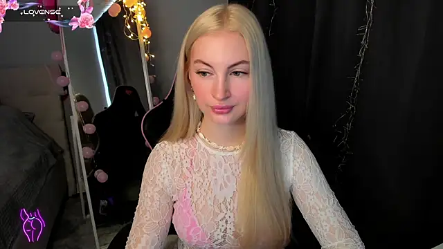 Snapshot of Kimmy_powell chatting on April 2026 03:00:02 AM Kimmy powell online show from April 2026 03:00:02 AM