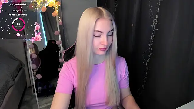Snapshot of Kimmy_powell chatting on April 2026 02:36:02 AM Kimmy powell online show from April 2026 02:36:02 AM