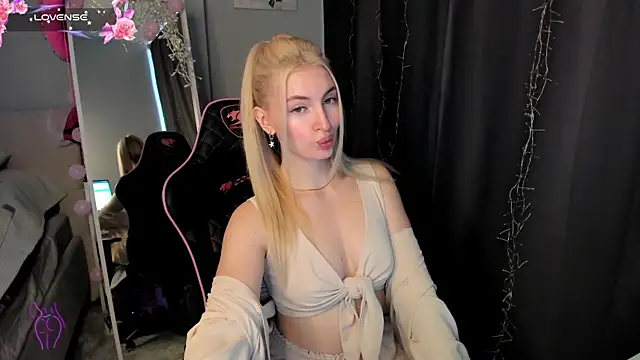 Snapshot of Kimmy_powell chatting on May 2026 03:47:02 AM Kimmy powell online show from May 2026 03:47:02 AM