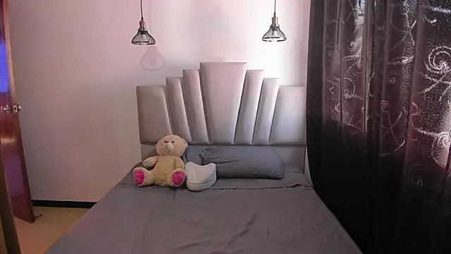 Snapshot of samantha__wilson chatting on November 2025 01:22:04 PM samantha wilson online show from November 2025 01:22:04 PM