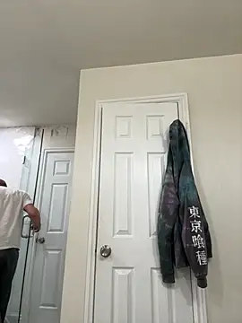 El Gizmo online show from November 2025 12:30:01 PM