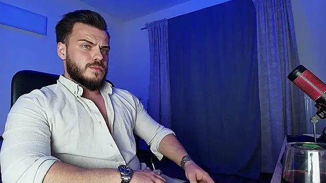 Snapshot of juliusmasters chatting on December 2024 01:05:01 AM juliusmasters online show from December 2024 01:05:01 AM