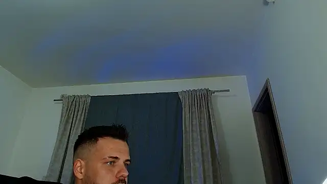 Snapshot of juliusmasters chatting on October 2025 06:39:01 PM juliusmasters online show from October 2025 06:39:01 PM