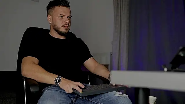 juliusmasters online show from October 2025 05:34:01 PM