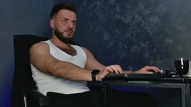 Snapshot of juliusmasters chatting on December 2025 07:42:02 PM juliusmasters online show from December 2025 07:42:02 PM