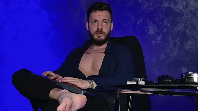 Snapshot of juliusmasters chatting on December 2025 09:44:02 PM juliusmasters online show from December 2025 09:44:02 PM