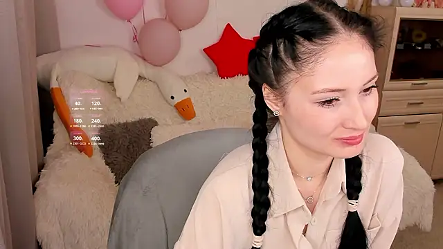 Snapshot of LisaMooore chatting on February 2026 03:32:02 PM LisaMooore online show from February 2026 03:32:02 PM